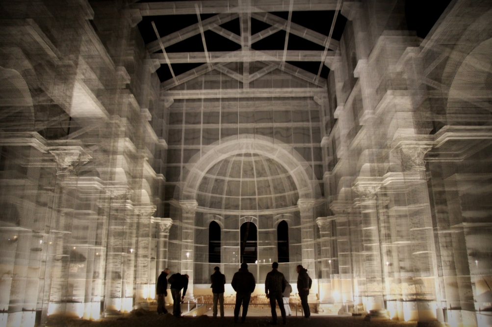 Linstallazione-di-Edoardo-Tresoldi-per-la-Basilica-paleocristiana-di-Siponto-©-Giacomo-Pepe-2